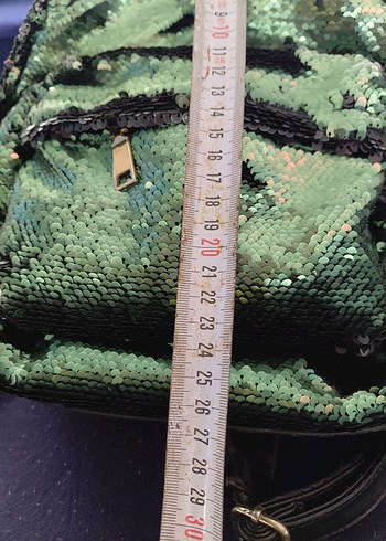 Yeşil Pul Detaylı Kadın Sırt Çantası - Görsel 2