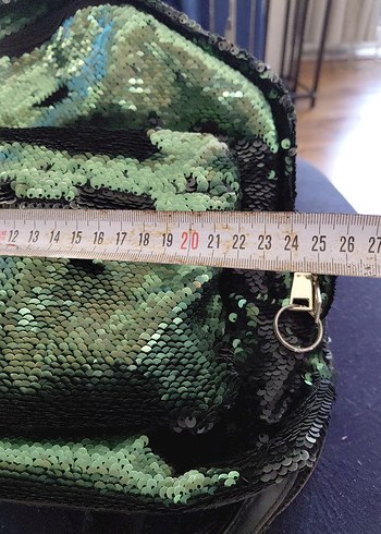 Yeşil Pul Detaylı Kadın Sırt Çantası - Görsel 3