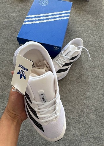 Adidas Erkek Beyaz Spor Ayakkabı Siyah Baskılı