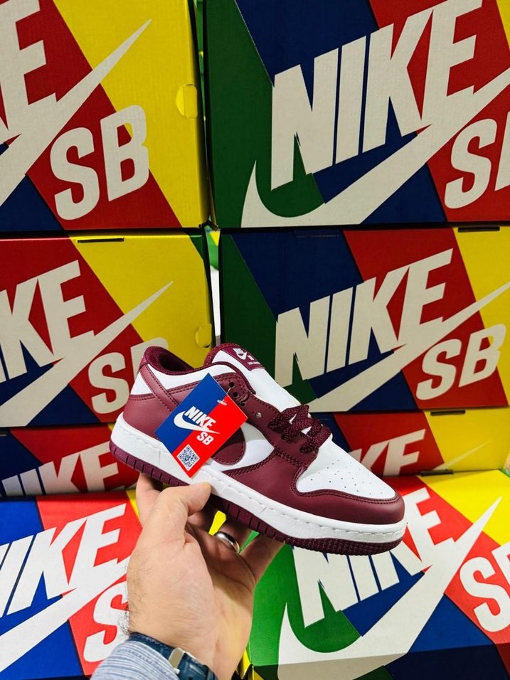 Bordo Beyaz Nike  Spor Ayakkabısı - Görsel 3