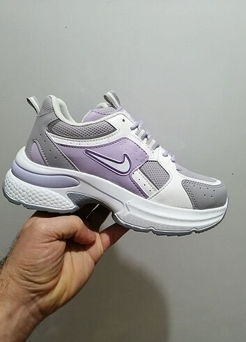 Nike spor ayakkabı ayakkabı 36 40 arası numaralari mevcuttur Kut