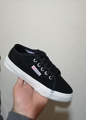 Unisex ayakkabı 37 38 39 40 numaraları mevcuttur n. Kutulu etik