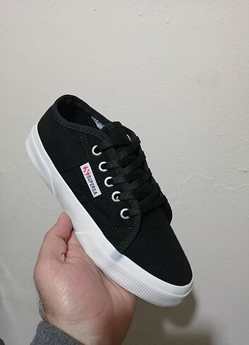 Superga Unisex ayakkabı 37 38 39 40 numaraları mevcuttur n. Kutulu etik