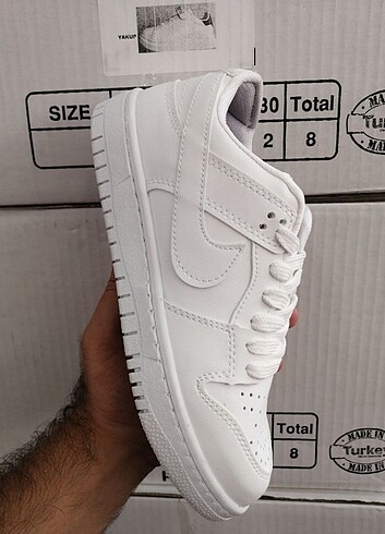 40 Beden siyah Renk Nike force unisex 36 40 arası numaralari mevcuttur Kutulu etik