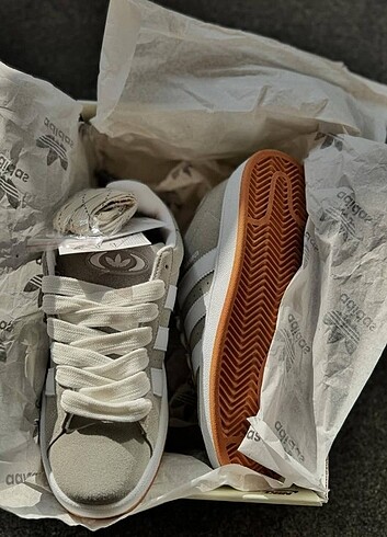 36 Beden gri Renk Adidas campis grey unisex 36-44 Arası Numaralari mevcuttur Kut