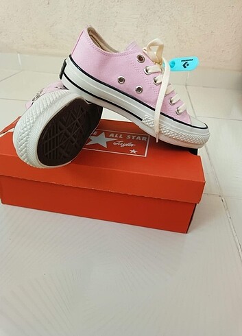 Converse Converse Chucky Taylor 70 Kutulu etiketli barkodlu QR kodu mev