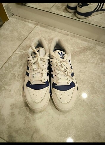 43 Beden beyaz Renk Adidas rivalry low lacivert beyaz sneaker 43.5