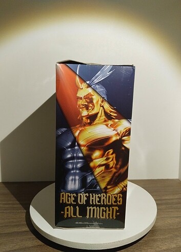 All Might Gold Figür - Görsel 13
