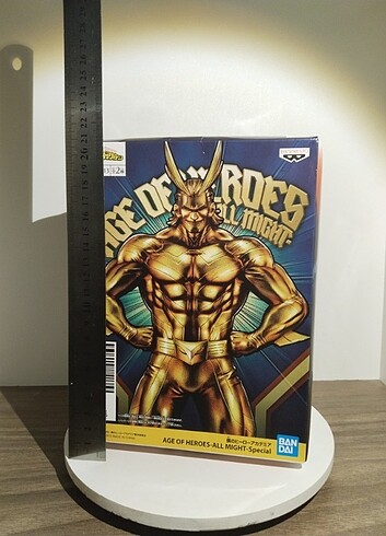 All Might Gold Figür - Görsel 15