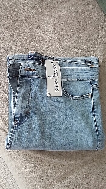 32 Beden Mavi Bol Paça Jean