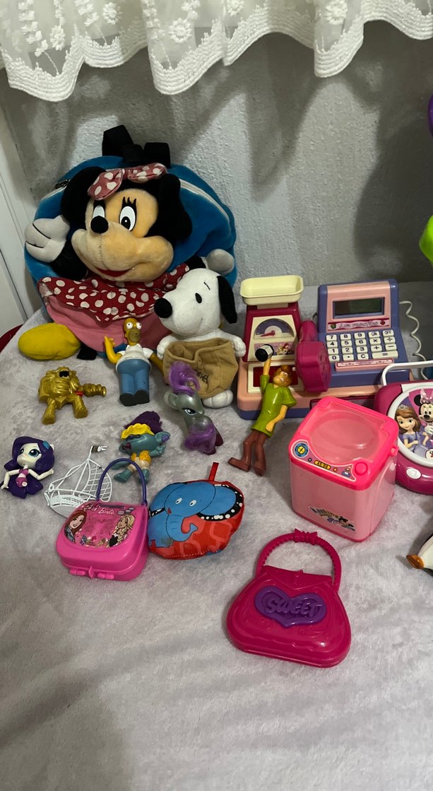 Renkli Çeşitli Oyuncak Seti - Görsel 3