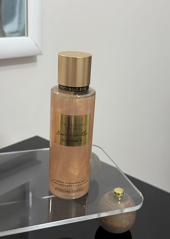 Victoria's Secret Parfümlü simli Vücut Spreyi - Görsel 4