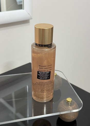 Beden Victoria's Secret Parfümlü simli Vücut Spreyi