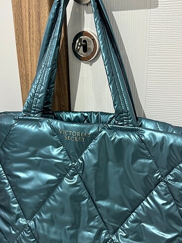 Victoria s Secret Victorias secret kapitone puffer tote çanta