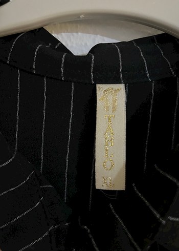 Düğmeli Siyah Çizgili Keten Gömlek - Görsel 3