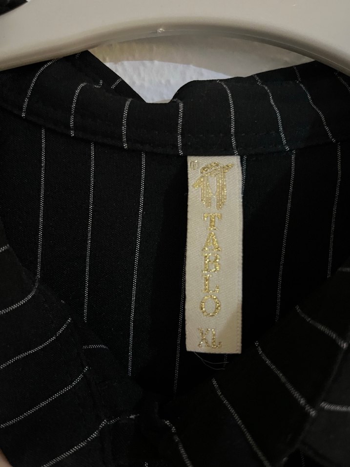 Düğmeli Siyah Çizgili Keten Gömlek - Görsel 3