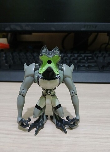 Ben 10 Blitzwolfer figür