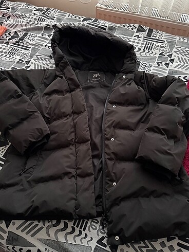 Zara Mont