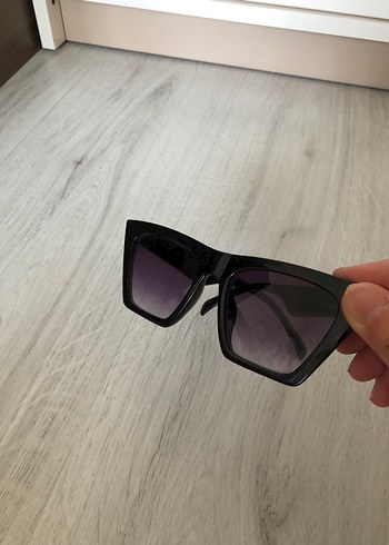 Siyah Cat Eye Kadın Güneş Gözlüğü - Görsel 3