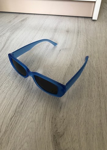 Şeffaf mavi Kadın Güneş Gözlüğü - Görsel 4