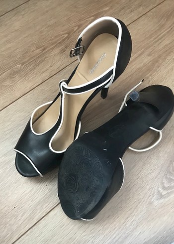 Siyah Yüksek Topuklu Kadın Abiye Ayakkabı - Görsel 2