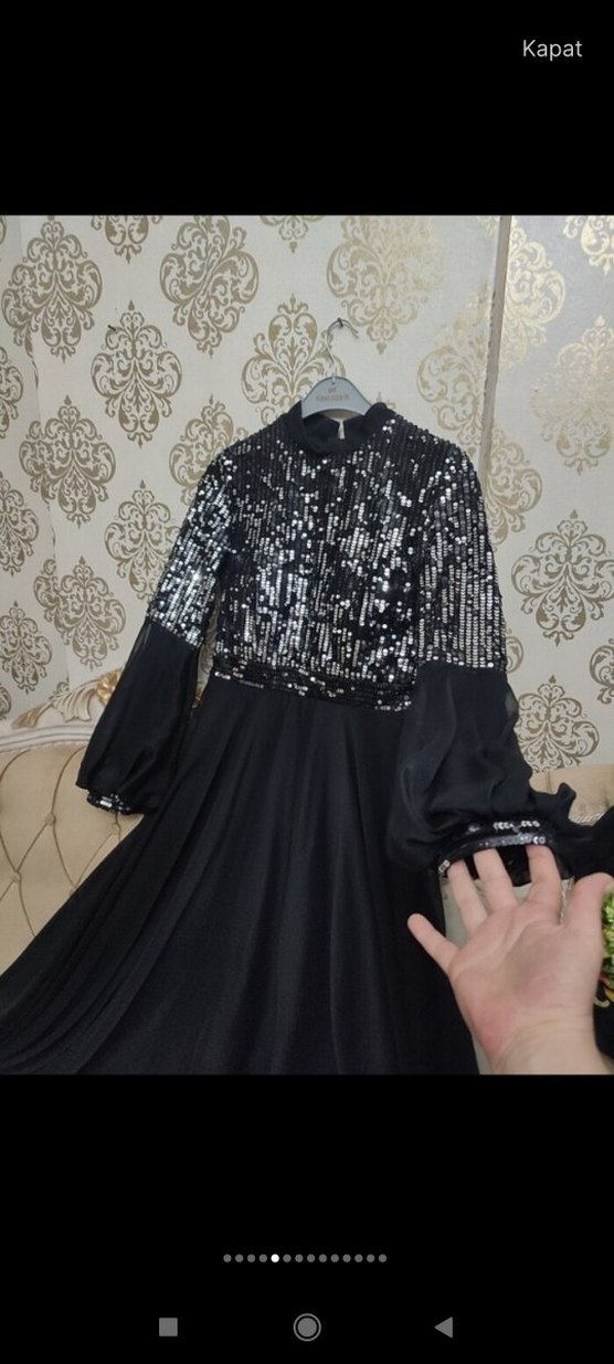 Uzun Siyah Drape Detaylı Gotik abiye - Görsel 3