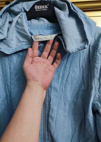 Uzun Boy Mavi Denim Fermuarlı Kadın Yağmurluk - Görsel 5