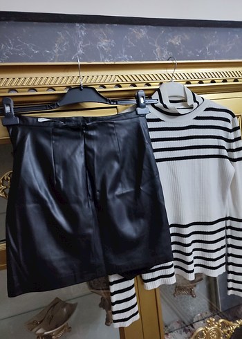 Deri Siyah Pilili Mini Şort - Görsel 2