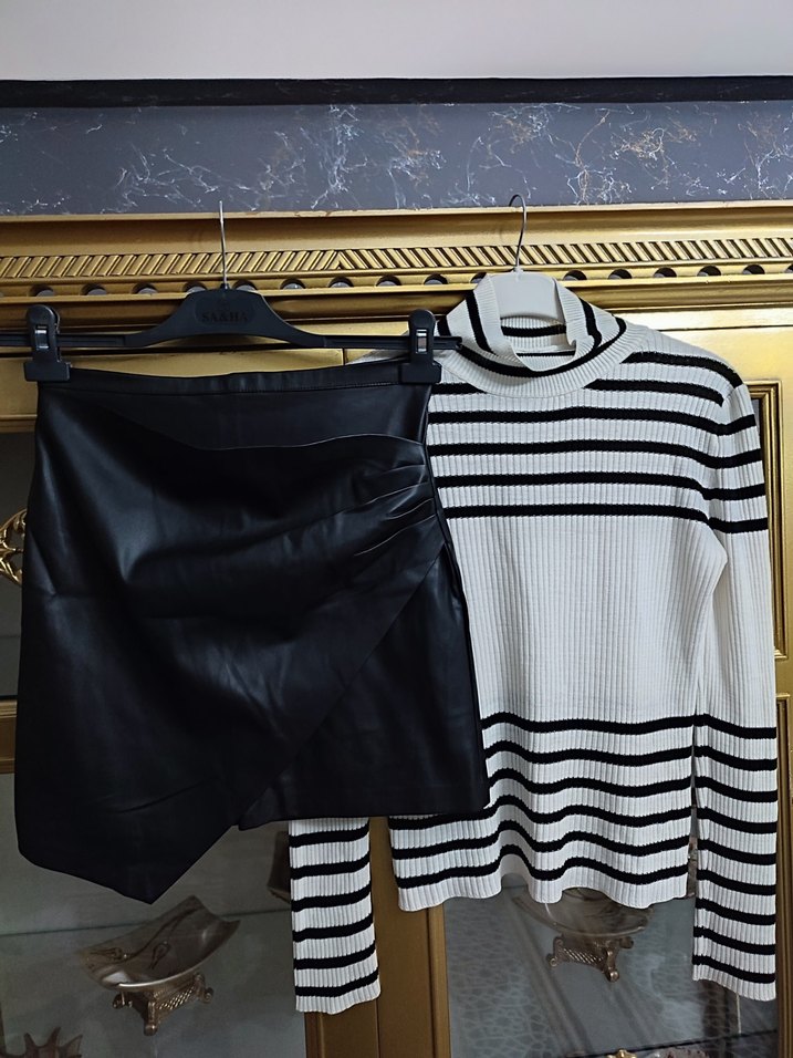 Deri Siyah Pilili Mini Şort - Görsel 5