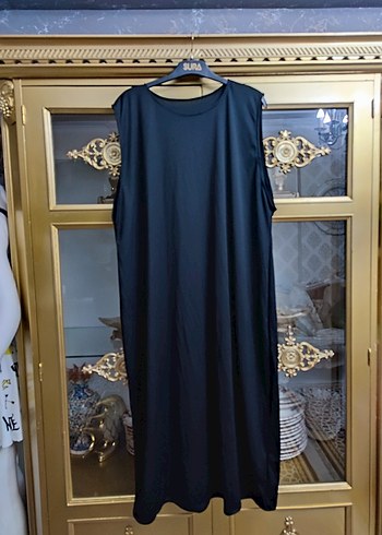 Siyah Dökümlü Uzun Kolsuz Elbise - Görsel 4