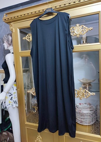 Siyah Dökümlü Uzun Kolsuz Elbise - Görsel 5