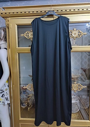 Siyah Dökümlü Uzun Kolsuz Elbise - Görsel 2