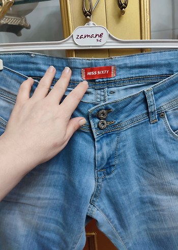 Kadın Mavi Kemerli Mini Denim Şort - Görsel 5