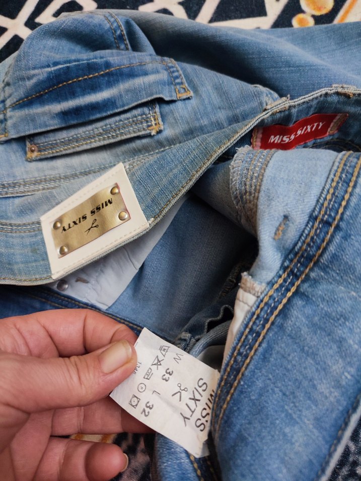 Kadın Mavi Kemerli Mini Denim Şort - Görsel 4