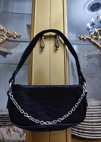 Zincir Detaylı Siyah Yılan Desenli Deri Çanta - Görsel 2