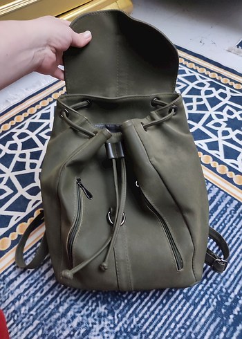 Tokalı Haki Deri Kadın Sırt Çantası - Görsel 4