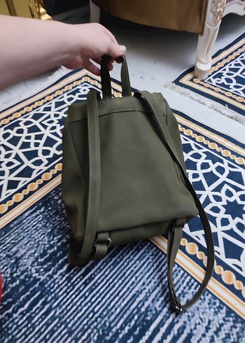 Tokalı Haki Deri Kadın Sırt Çantası - Görsel 2