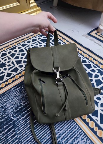 Tokalı Haki Deri Kadın Sırt Çantası - Görsel 3