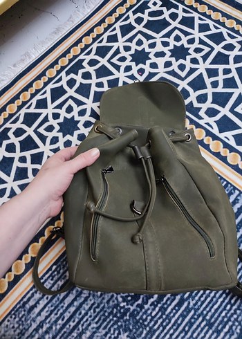 Tokalı Haki Deri Kadın Sırt Çantası - Görsel 7