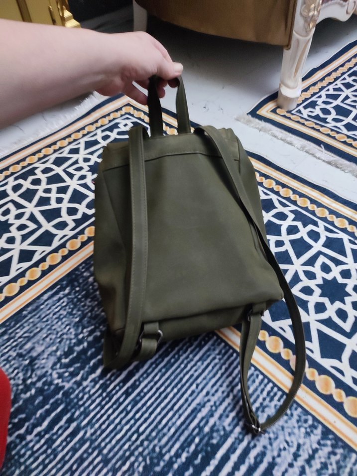 Tokalı Haki Deri Kadın Sırt Çantası - Görsel 2