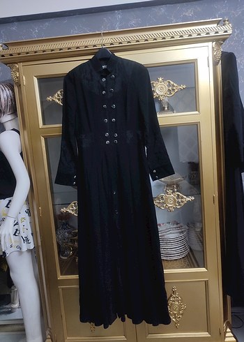 Uzun Siyah Gotik Kadın Kaban - Görsel 2