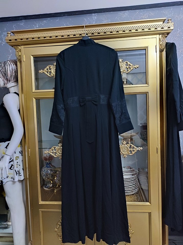 Uzun Siyah Gotik Kadın Kaban - Görsel 4