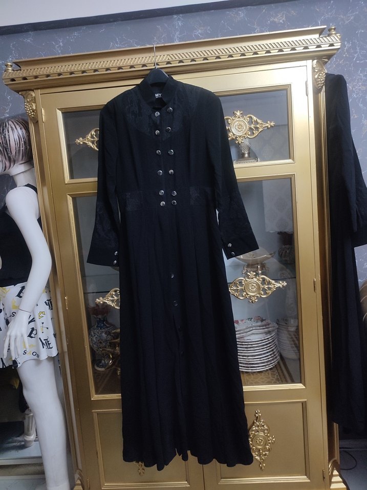 Uzun Siyah Gotik Kadın Kaban - Görsel 2