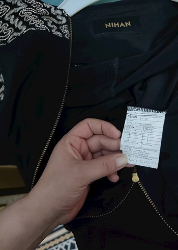 40 Beden Uzun Siyah Nakışlı Kadın pardusu