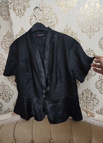 m Beden siyah Renk Pierre Cardin marka harika bluz 