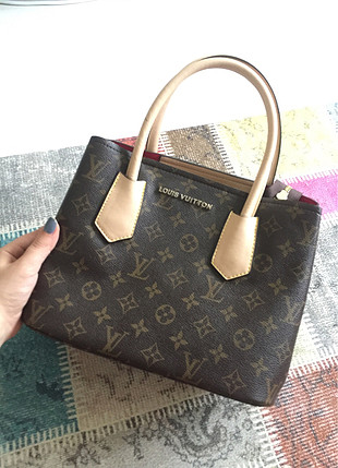 LOUIS VUITTON ÇANTA