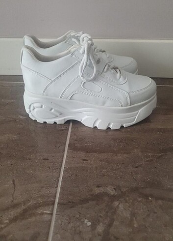 Sneaker