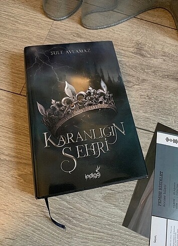 Çemberin altında son görüş + karanlığın şehri