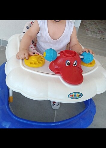Bebek yürüteç 