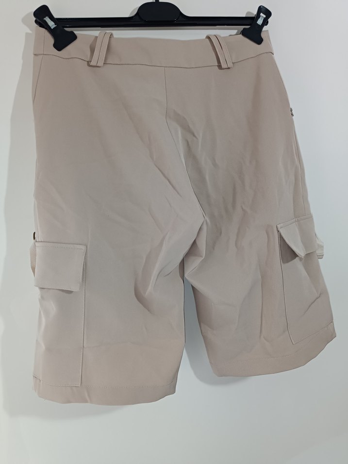 Kadın Bej Kemerli kargo cepli Bermuda Şort - Görsel 2